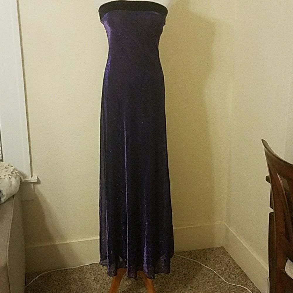 Purple sparkly strapless prom dress